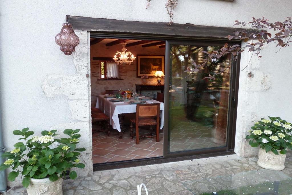 Le Relais De La Tour Bed & Breakfast *