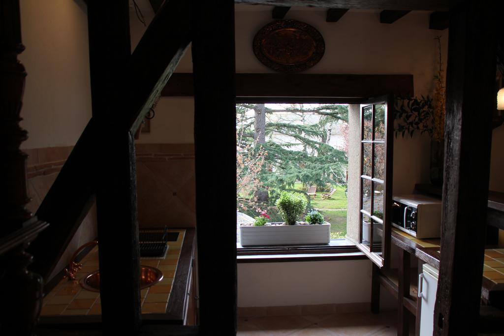 Le Relais De La Tour Bed & Breakfast La Chaussee-Saint-Victor