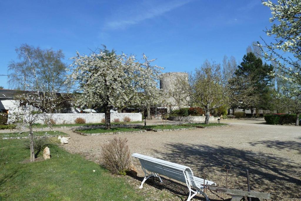 Le Relais De La Tour Bed & Breakfast *