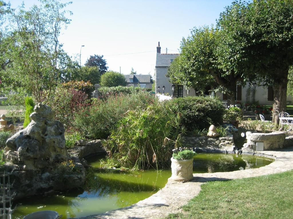Le Relais De La Tour * La Chaussee-Saint-Victor