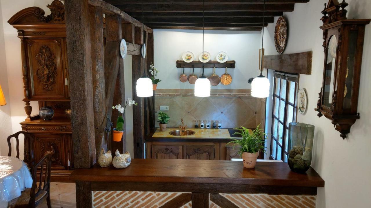 Le Relais De La Tour Bed & Breakfast La Chaussee-Saint-Victor