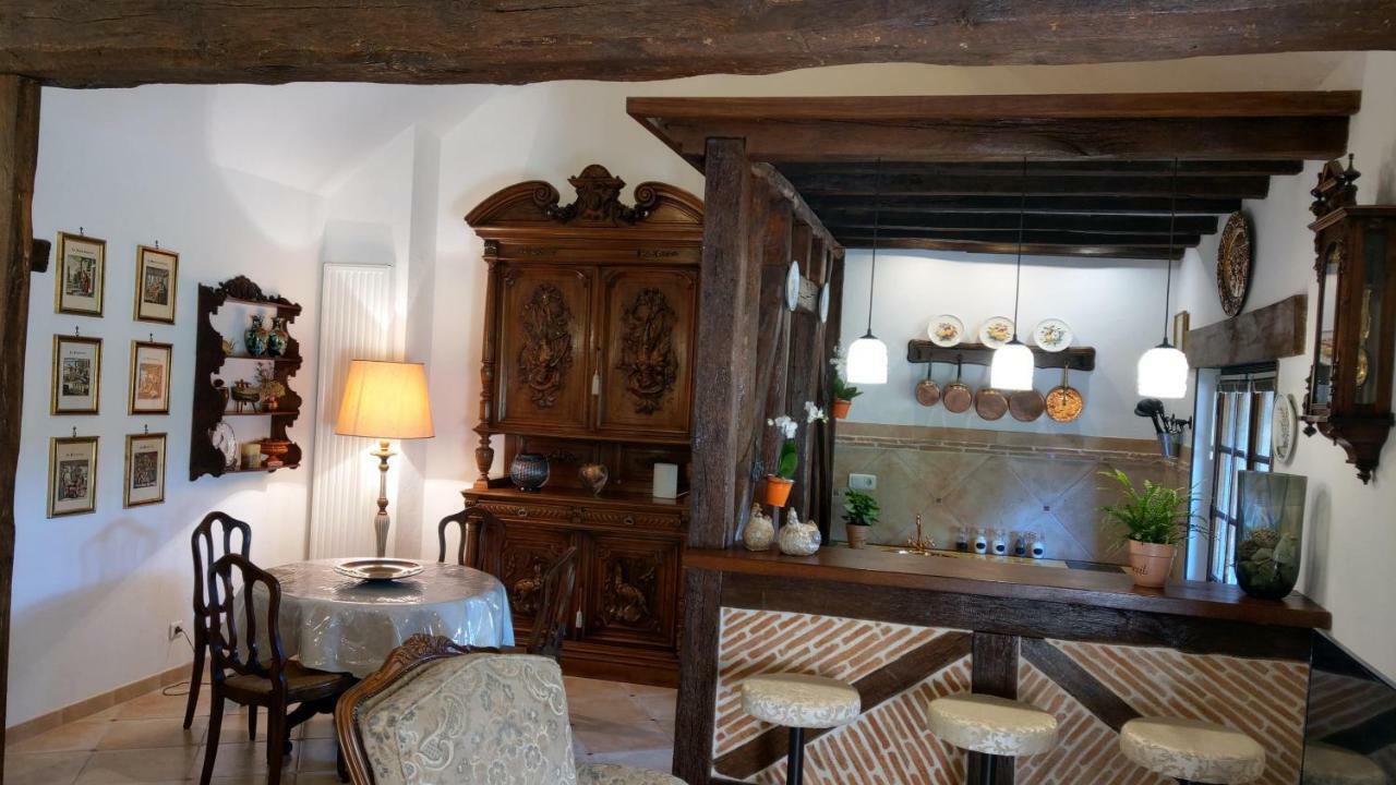Le Relais De La Tour * La Chaussee-Saint-Victor